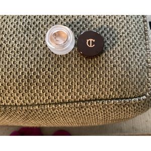 Charlotte Tilbury Eyes to Mesmerise. Oyster Pearl.